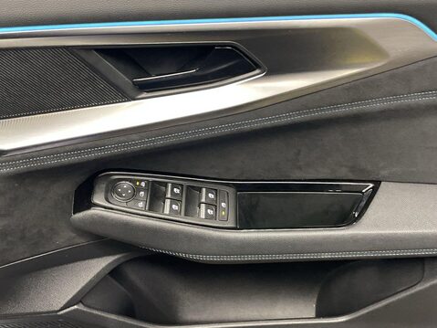 Renault Austral 1.2 E-TECH techno esprit Alpine SUV 5dr Petrol Hybrid Auto Euro 6 (s/s) (20 25