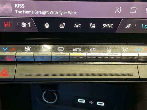 Renault Austral 1.2 E-TECH techno esprit Alpine SUV 5dr Petrol Hybrid Auto Euro 6 (s/s) (20 28