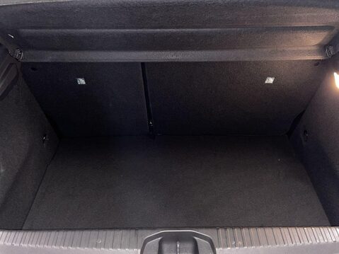 Renault Clio 1.6 E-TECH E-Tech engineered Hatchback 5dr Petrol Hybrid Auto Euro 6 (s/s) 13