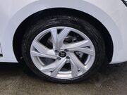 Renault Clio 1.6 E-TECH E-Tech engineered Hatchback 5dr Petrol Hybrid Auto Euro 6 (s/s) 12