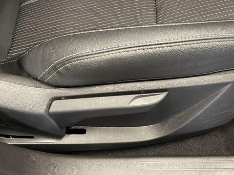 Renault Clio 1.6 E-TECH E-Tech engineered Hatchback 5dr Petrol Hybrid Auto Euro 6 (s/s) 23