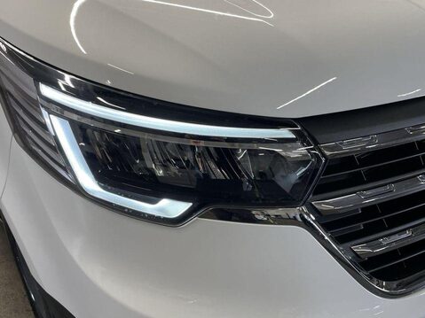 Renault Trafic 2.0 dCi Blue 28 Business+ Panel Van 5dr Diesel Manual SWB Euro 6 (s/s) (130 20