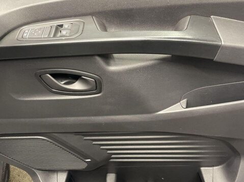 Renault Trafic 2.0 dCi Blue 28 Business+ Panel Van 5dr Diesel Manual SWB Euro 6 (s/s) (130 22