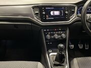 Volkswagen T-Roc 1.5 R-LINE TSI EVO 5d 148 BHP Air Con - Bluetooth - Alloys 16