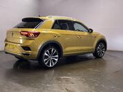 Volkswagen T-Roc 1.5 R-LINE TSI EVO 5d 148 BHP Air Con - Bluetooth - Alloys 8