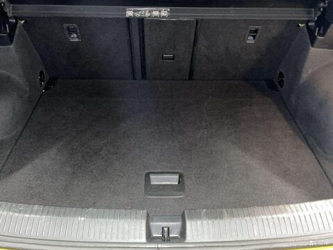 Volkswagen T-Roc 1.5 R-LINE TSI EVO 5d 148 BHP Air Con - Bluetooth - Alloys 13