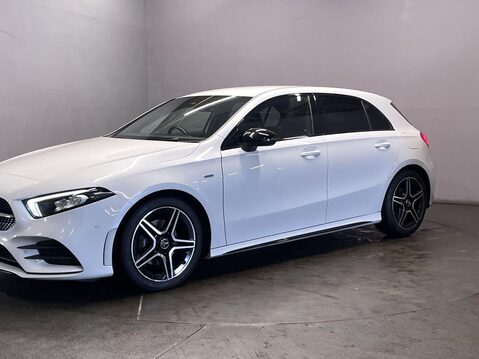 Mercedes-Benz A Class 1.3 A180 AMG Line Edition (Executive) Hatchback 5dr Petrol 7G-DCT Euro 6 (s 4