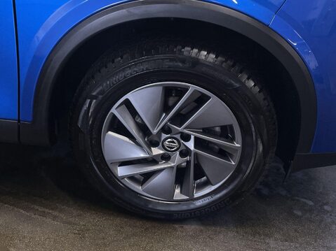 Nissan Qashqai 1.3 DIG-T MHEV Acenta Premium SUV 5dr Petrol Hybrid Manual Euro 6 (s/s) (15 12