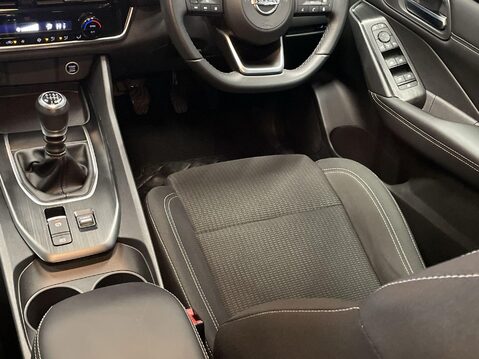 Nissan Qashqai 1.3 DIG-T MHEV Acenta Premium SUV 5dr Petrol Hybrid Manual Euro 6 (s/s) (15 15