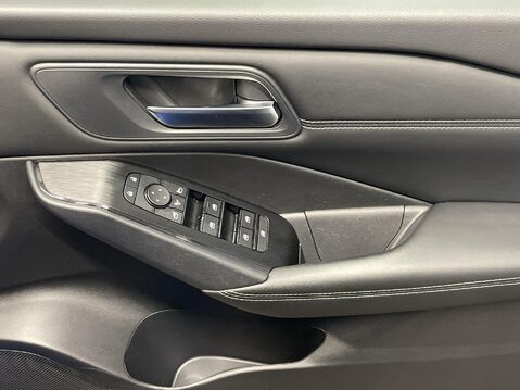 Nissan Qashqai 1.3 DIG-T MHEV Acenta Premium SUV 5dr Petrol Hybrid Manual Euro 6 (s/s) (15 23