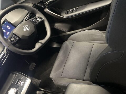 MG MG4 51kWh SE Hatchback 5dr Electric Auto (170 ps) Parking Sensors - Bluetooth - 15