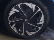 MG MG4 51kWh SE Hatchback 5dr Electric Auto (170 ps) Parking Sensors - Bluetooth - 12