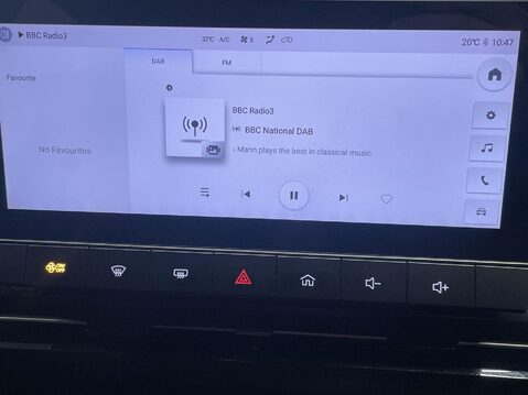 MG MG4 51kWh SE Hatchback 5dr Electric Auto (170 ps) Parking Sensors - Bluetooth - 25