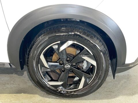 Nissan Juke 1.0 DIG-T N-Connecta SUV 5dr Petrol Manual Euro 6 (s/s) (114 ps) Cruise Co 9