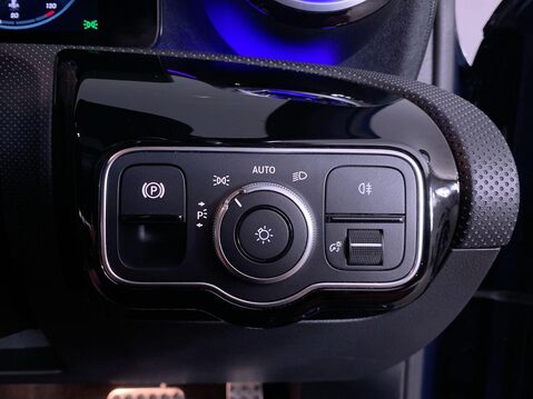 Mercedes-Benz A Class 1.3 A200 AMG Line Night Edition (Premium Plus) Saloon 4dr Petrol 7G-DCT Eur 23