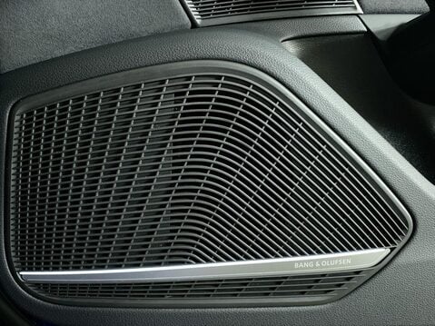 Audi A4 2.0 TFSI 40 S line Estate 5dr Petrol S Tronic Euro 6 (s/s) (204 ps) Cruise 31