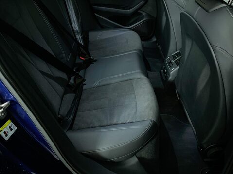 Audi A4 2.0 TFSI 40 S line Estate 5dr Petrol S Tronic Euro 6 (s/s) (204 ps) Cruise 19