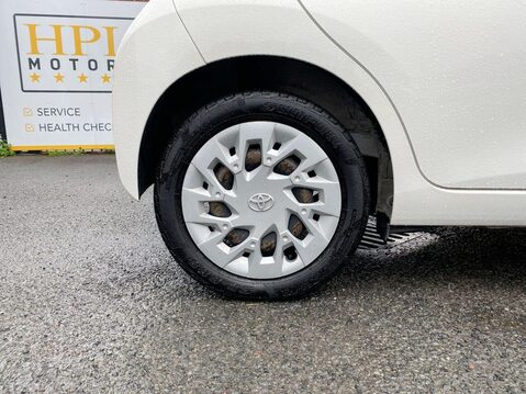 Toyota Aygo 1.0 VVT-i x-play Hatchback 5dr Petrol Manual Euro 6 (71 ps) Air Con - Blue 2