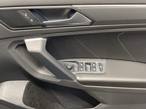 Volkswagen Tiguan 1.5 TSI R-Line SUV 5dr Petrol DSG Euro 6 (s/s) (150 ps) Parking Sensors - C 25