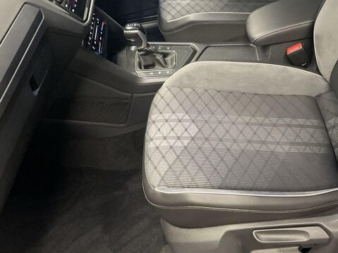 Volkswagen Tiguan 1.5 TSI R-Line SUV 5dr Petrol DSG Euro 6 (s/s) (150 ps) Parking Sensors - C 17