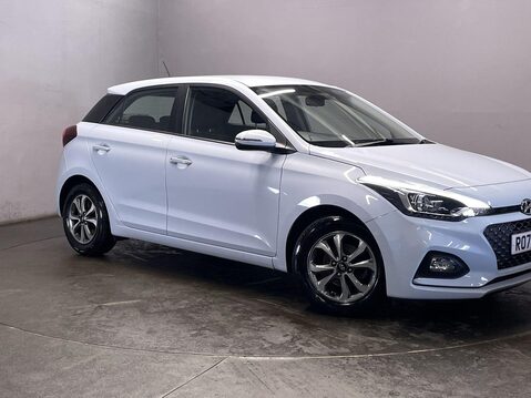 Hyundai i20 1.2 SE Launch Edition Hatchback 5dr Petrol Manual Euro 6 (s/s) (84 ps) Park 1