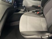 Hyundai i20 1.2 SE Launch Edition Hatchback 5dr Petrol Manual Euro 6 (s/s) (84 ps) Park 17