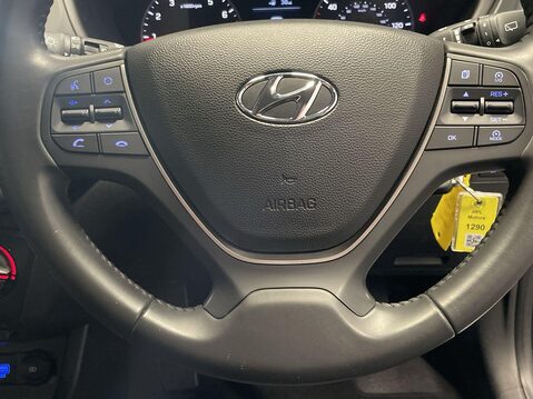 Hyundai i20 1.2 SE Launch Edition Hatchback 5dr Petrol Manual Euro 6 (s/s) (84 ps) Park 20