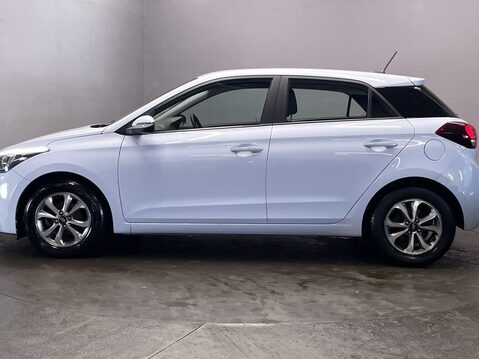 Hyundai i20 1.2 SE Launch Edition Hatchback 5dr Petrol Manual Euro 6 (s/s) (84 ps) Park 5