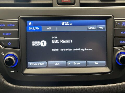 Hyundai i20 1.2 SE Launch Edition Hatchback 5dr Petrol Manual Euro 6 (s/s) (84 ps) Park 25