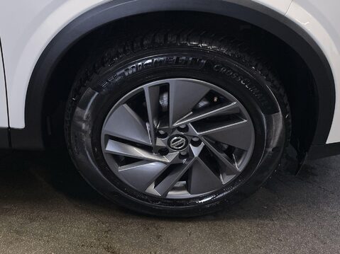 Nissan Qashqai 1.3 DIG-T MHEV Acenta Premium SUV 5dr Petrol Hybrid Manual Euro 6 (s/s) (14 12