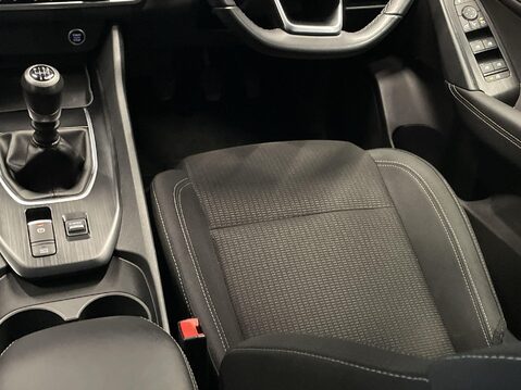 Nissan Qashqai 1.3 DIG-T MHEV Acenta Premium SUV 5dr Petrol Hybrid Manual Euro 6 (s/s) (14 15