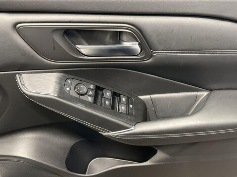 Nissan Qashqai 1.5 h e-POWER Kuro Edition SUV 5dr Petrol Hybrid Auto Euro 6 (s/s) (190 ps) 24