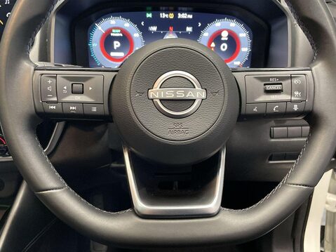 Nissan Qashqai 1.5 h e-POWER Kuro Edition SUV 5dr Petrol Hybrid Auto Euro 6 (s/s) (190 ps) 21