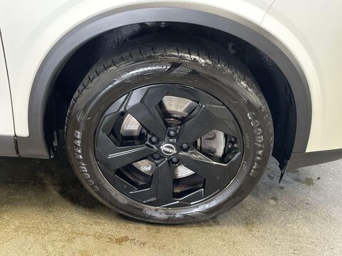 Nissan Qashqai 1.5 h e-POWER Kuro Edition SUV 5dr Petrol Hybrid Auto Euro 6 (s/s) (190 ps) 12