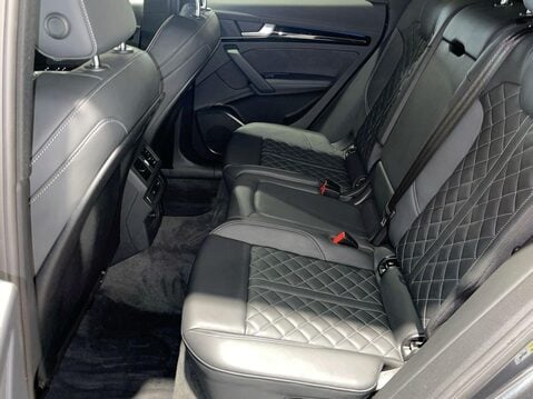 Audi Q5 2.0 TDI 40 Edition 1 SUV 5dr Diesel S Tronic quattro Euro 6 (s/s) (204 ps) 16