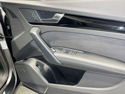 Audi Q5 2.0 TDI 40 Edition 1 SUV 5dr Diesel S Tronic quattro Euro 6 (s/s) (204 ps) 23