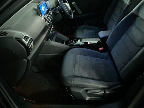 Citroen C4 1.2 PureTech Shine Plus Hatchback 5dr Petrol EAT8 Euro 6 (s/s) (130 ps) Cr 17