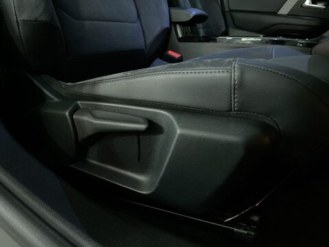 Citroen C4 1.2 PureTech Shine Plus Hatchback 5dr Petrol EAT8 Euro 6 (s/s) (130 ps) Cr 26