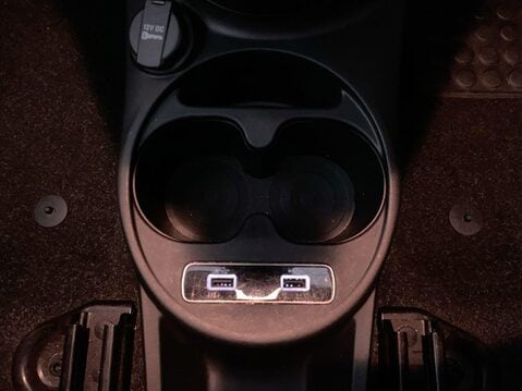 Fiat 500 1.0 MHEV Dolcevita Hatchback 3dr Petrol Manual Euro 6 (s/s) (70 bhp) Air Co 25