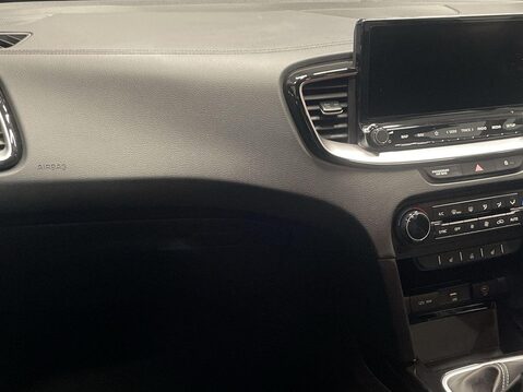 Kia Ceed 1.5 T-GDi GT-Line Hatchback 5dr Petrol Manual Euro 6 (s/s) (158 bhp) Cruis 16