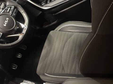 Kia Ceed 1.5 T-GDi GT-Line Hatchback 5dr Petrol Manual Euro 6 (s/s) (158 bhp) Cruis 15