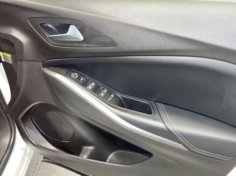 Vauxhall Grandland 1.2 Turbo Ultimate SUV 5dr Petrol Auto Euro 6 (s/s) (130 ps) Parking Sensor 7
