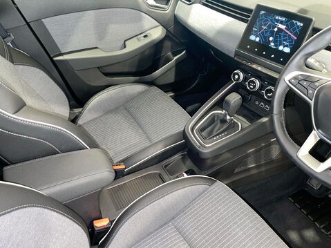 Renault Clio 1.6 E-TECH techno Hatchback 5dr Petrol Hybrid Auto Euro 6 (s/s) (145 ps) C 13