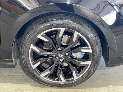 Renault Clio 1.6 E-TECH techno Hatchback 5dr Petrol Hybrid Auto Euro 6 (s/s) (145 ps) C 9