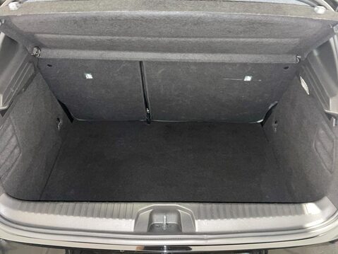 Renault Clio 1.6 E-TECH techno Hatchback 5dr Petrol Hybrid Auto Euro 6 (s/s) (145 ps) C 11