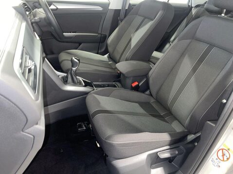 Volkswagen T-Roc 1.0 TSI Life SUV 5dr Petrol Manual Euro 6 (s/s) (110 ps) Parking Sensors - 15