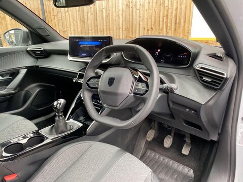 Peugeot 2008 1.2 PureTech Allure SUV 5dr Petrol Manual Euro 6 (s/s) (130 ps) DAB Radio - 7