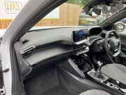 Peugeot 2008 1.2 PureTech Allure SUV 5dr Petrol Manual Euro 6 (s/s) (130 ps) DAB Radio - 10