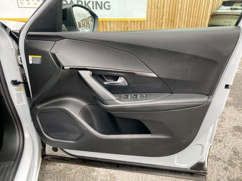 Peugeot 2008 1.2 PureTech Allure SUV 5dr Petrol Manual Euro 6 (s/s) (130 ps) DAB Radio - 19