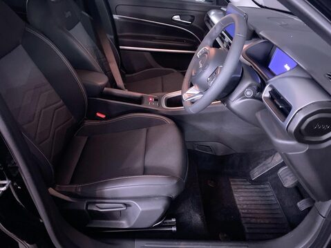 Jeep Avenger 54kWh e-Summit SUV 5dr Electric Auto (156 ps) Air Con - Alloy Wheels 15